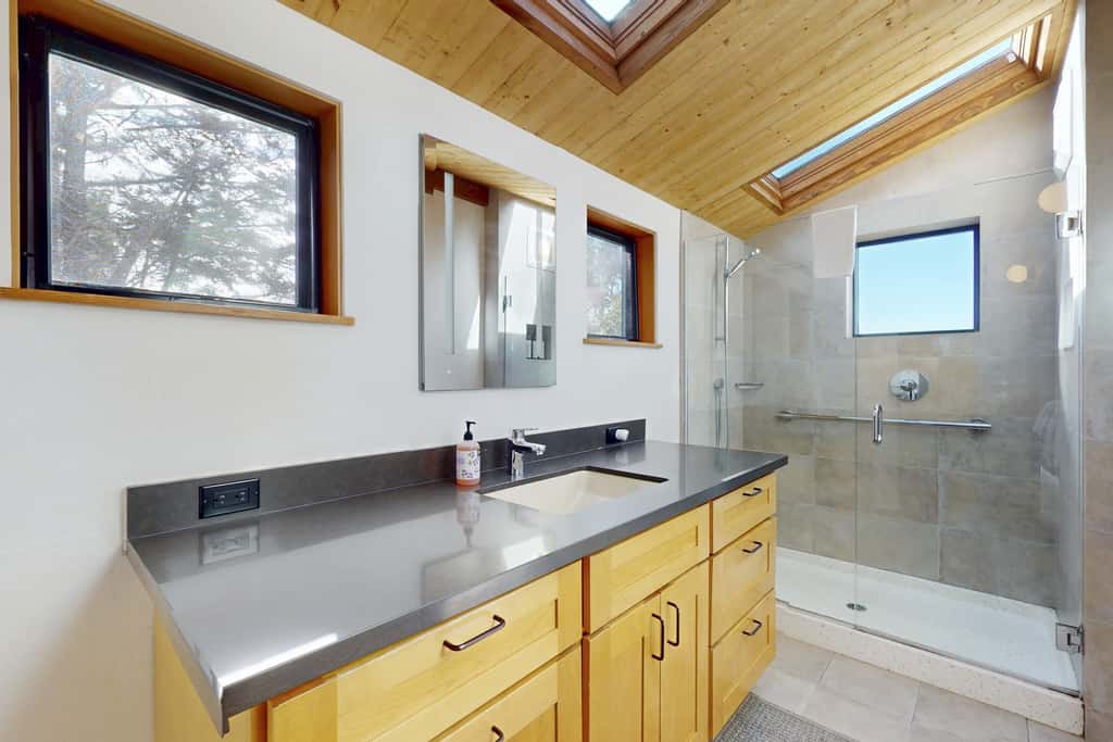 Rainbow's End - Classic Sea Ranch Home With Updated Amenities. Hot Tub. 1 Dog Allowed