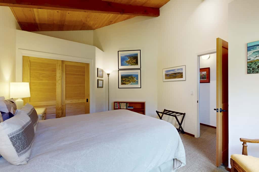 Rainbow's End - Classic Sea Ranch Home With Updated Amenities. Hot Tub. 1 Dog Allowed