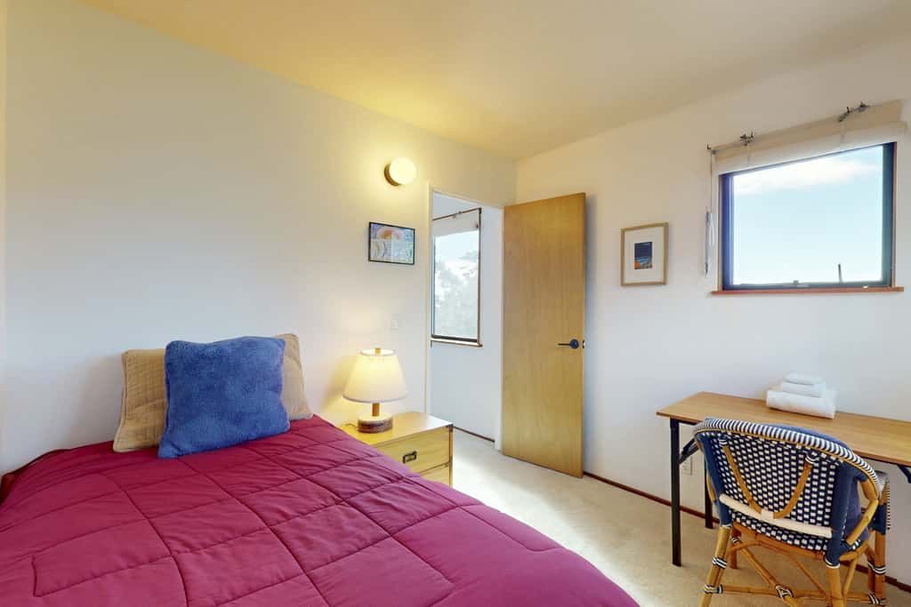 Rainbow's End - Classic Sea Ranch Home With Updated Amenities. Hot Tub. 1 Dog Allowed