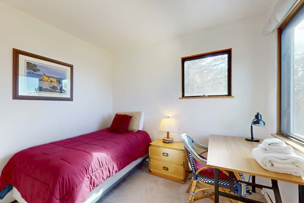 Rainbow's End - Classic Sea Ranch Home With Updated Amenities. Hot Tub. 1 Dog Allowed