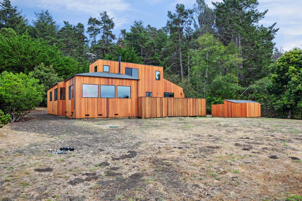 Rainbow's End - Classic Sea Ranch Home With Updated Amenities. Hot Tub. 1 Dog Allowed
