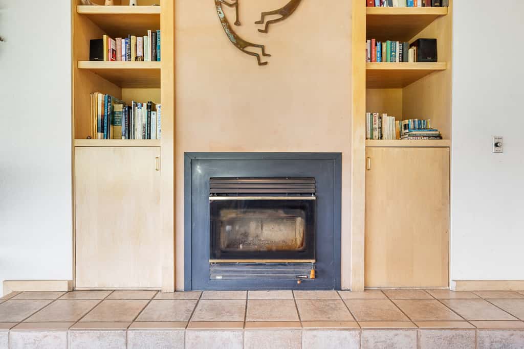 Aloha House - William Brunner-designed home with private hot tub, dogs welcome