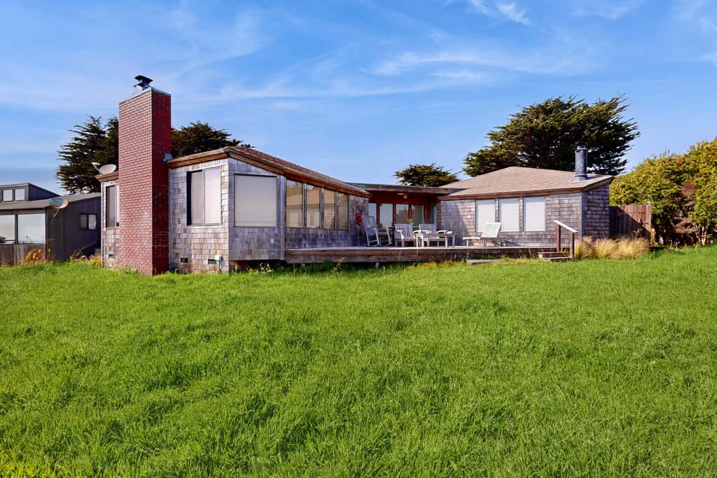 Bovill on Shell Beach - Oceanfront home with private hot tub near Shell Beach