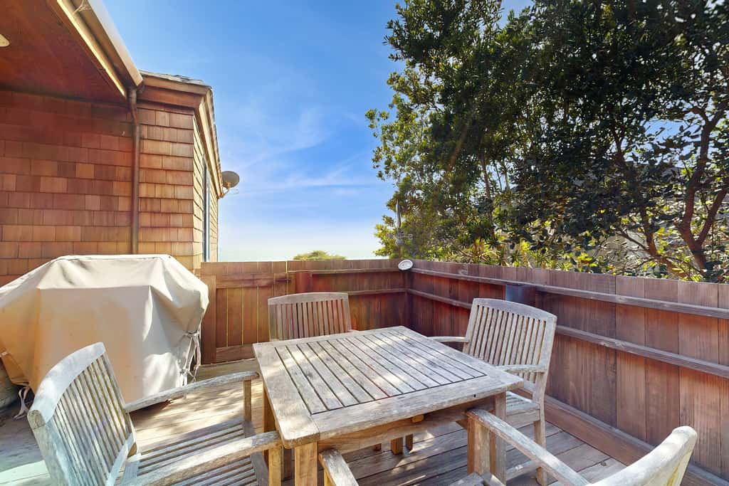 Bovill on Shell Beach - Oceanfront home with private hot tub near Shell Beach