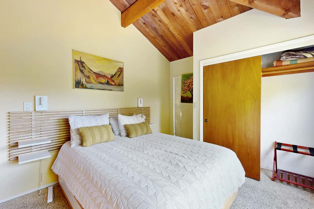 Bovill on Shell Beach - Oceanfront home with private hot tub near Shell Beach