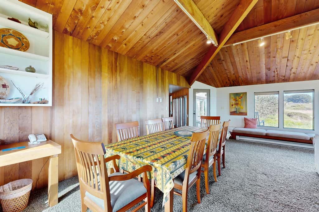 Bovill on Shell Beach - Oceanfront home with private hot tub near Shell Beach