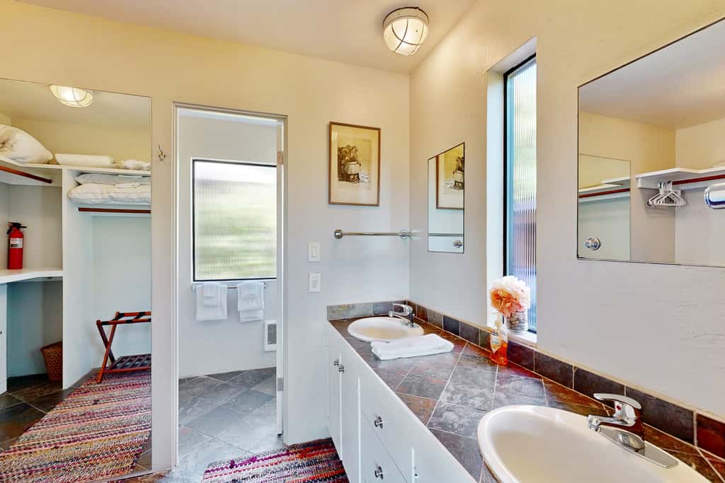 Bovill on Shell Beach - Oceanfront home with private hot tub near Shell Beach