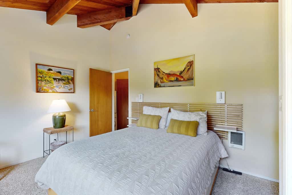 Bovill on Shell Beach - Oceanfront home with private hot tub near Shell Beach