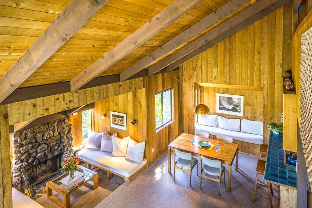 The Glass House - Rare Ocean Views & Sea Ranch Magic on the Mendocino Coast