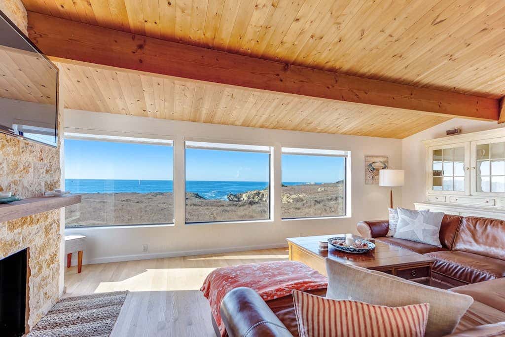 Del Mar Point - Dog-friendly home with cove views, a private hot tub, & rec center access
