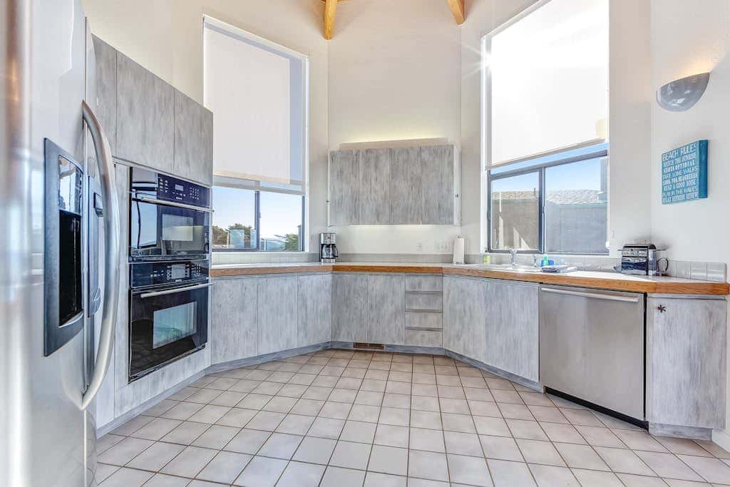 Del Mar Point - Dog-friendly home with cove views, a private hot tub, & rec center access