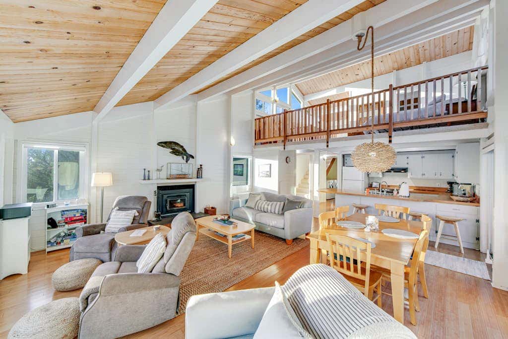 Otter's Rest - Gualala blufftop cottage with fireplace & grill, dogs welcome