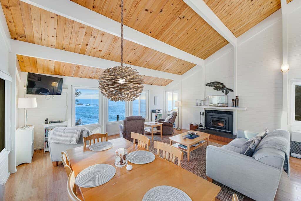 Otter's Rest - Gualala blufftop cottage with fireplace & grill, dogs welcome