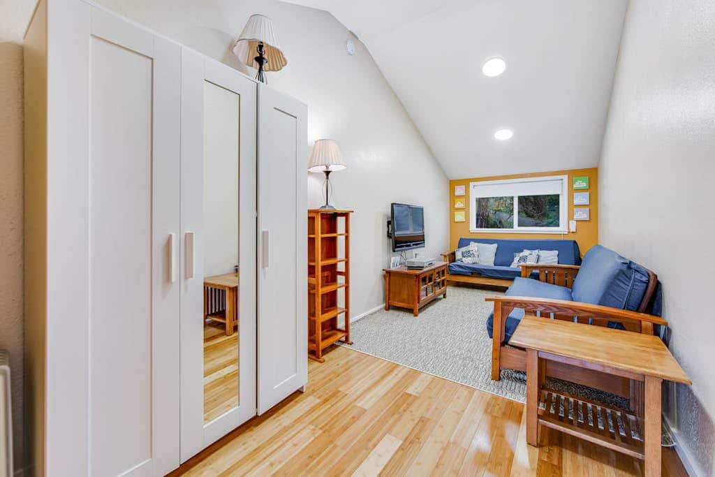 Otter's Rest - Gualala blufftop cottage with fireplace & grill, dogs welcome