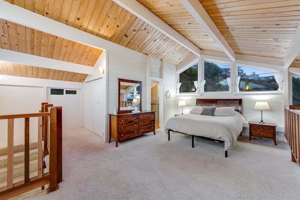 Otter's Rest - Gualala blufftop cottage with fireplace & grill, dogs welcome