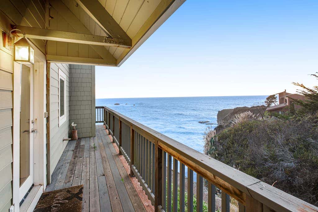 Otter's Rest - Gualala blufftop cottage with fireplace & grill, dogs welcome