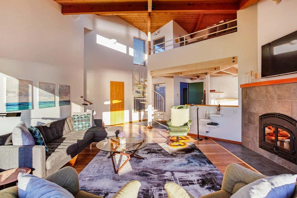 Casa Pelo Mar - Oceanfront retreat with private hot tub steps from Pebble Beach