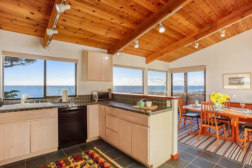 Casa Pelo Mar - Oceanfront retreat with private hot tub steps from Pebble Beach