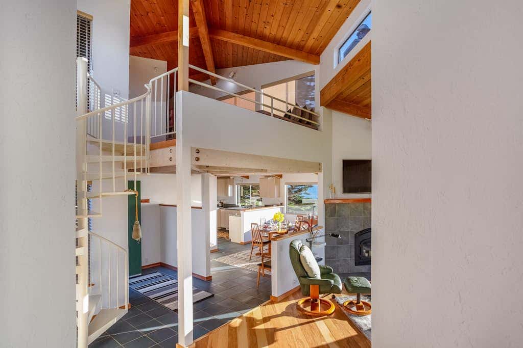 Casa Pelo Mar - Oceanfront retreat with private hot tub steps from Pebble Beach