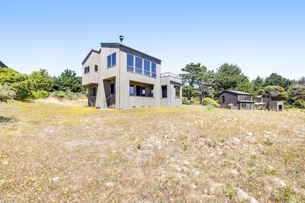 Ascona House - Ocean-view home with private hot tub near Pebble Beach