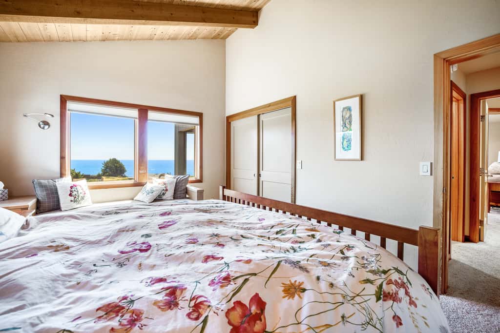 Ascona House - Ocean-view home with private hot tub near Pebble Beach