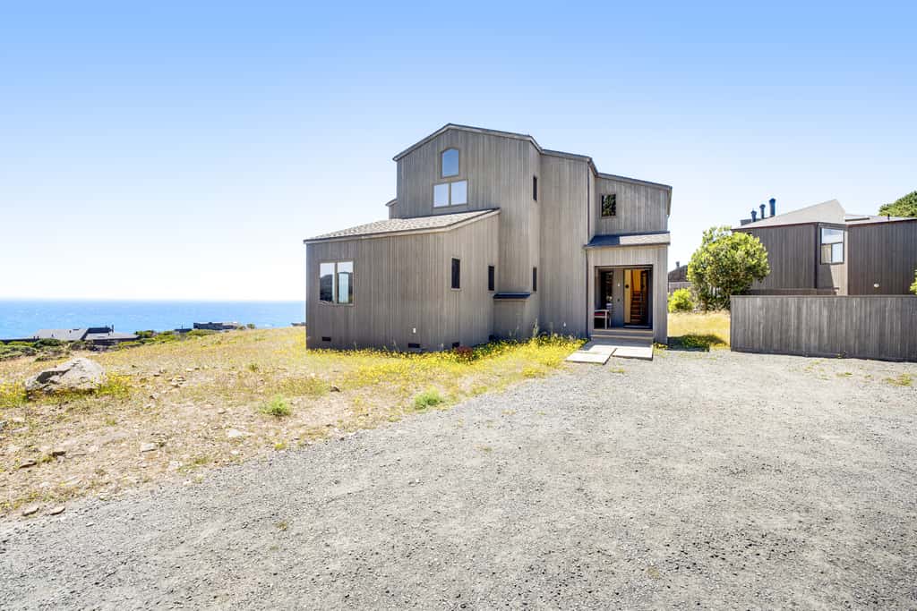 Ascona House - Ocean-view home with private hot tub near Pebble Beach
