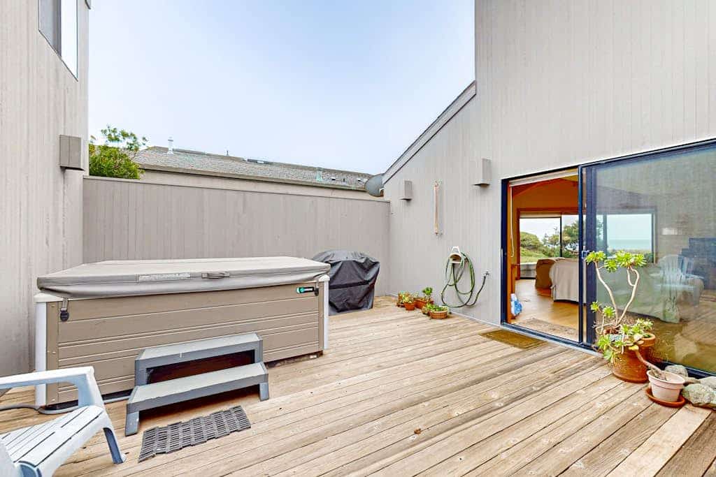 From the living room to the deck, the Pacific is always in view at this coastal home. End the day in your private hot tub with the ocean as your soundtrack. A warm fire and ocean views anchor cozy evenings in. Room for 6 in this 3-bedroom home. Near the heated community pool. Architecture, nature, and the Pacific -- Sea Ranch has it all. Whale spouts on the horizon, hawks riding the updrafts -- nature puts on a show from every window.