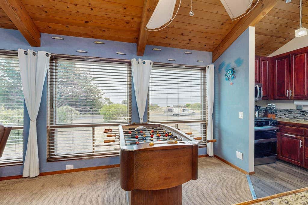 Ocean Star - Sea Ranch home with hot tub & game room, dogs welcome