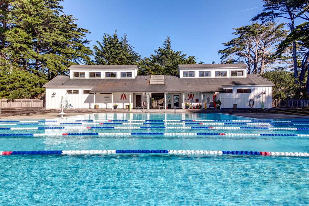 Vista Grande - Obie Bowman-designed home with private hot tub near Black Point