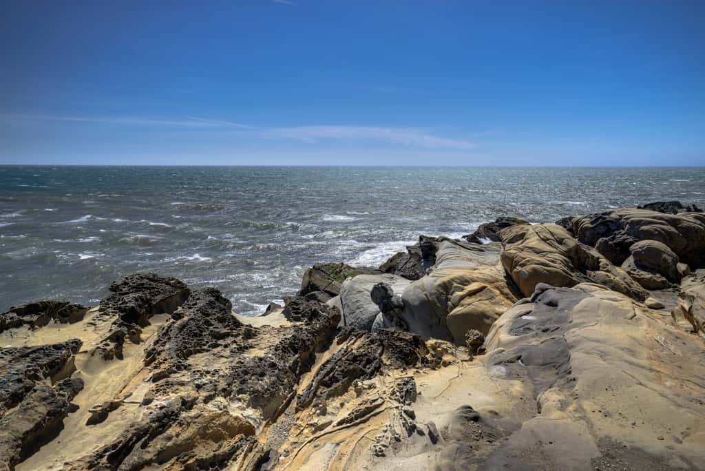 Vista Grande - Obie Bowman-designed home with private hot tub near Black Point