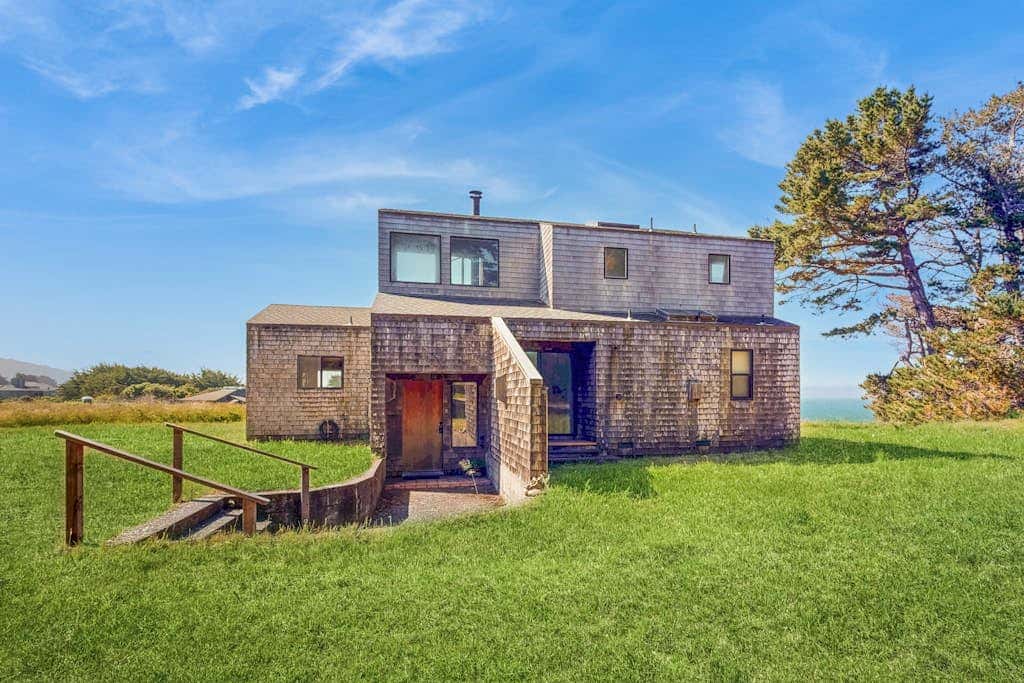 Albatross Reach - Oceanfront Sea Ranch home near Black Point with ocean views