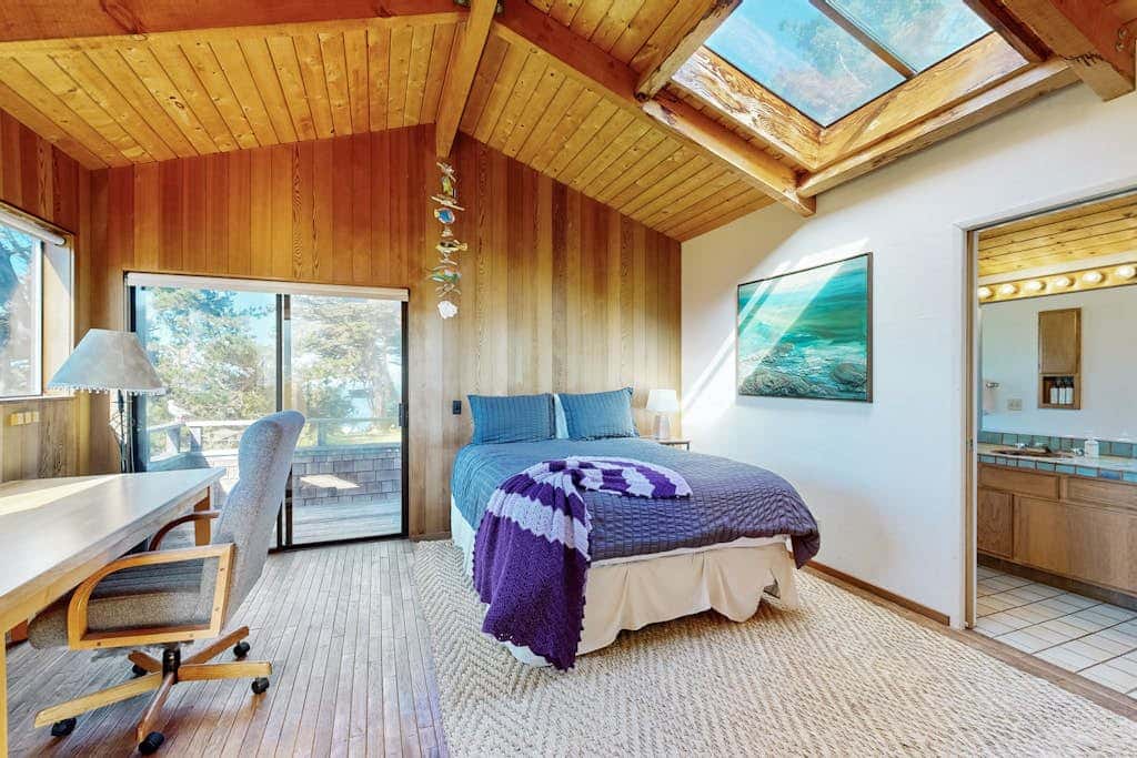 Albatross Reach - Oceanfront Sea Ranch home near Black Point with ocean views