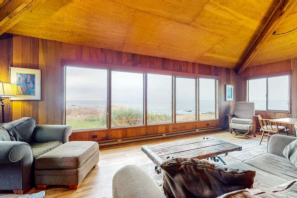 Morning fog lifts to reveal blue Pacific horizons -- this is ocean-view living at its best. Bring your pup -- dogs love the bluff trails here. Curl up by the fireplace as fog rolls in off the Pacific. Room for 4 in this 4-bedroom home. Just a 6-minute walk to the heated community pool. Miles of bluff-top trails and hidden beaches are yours to explore. Hear the surf from your pillow and watch the waves from your coffee spot.