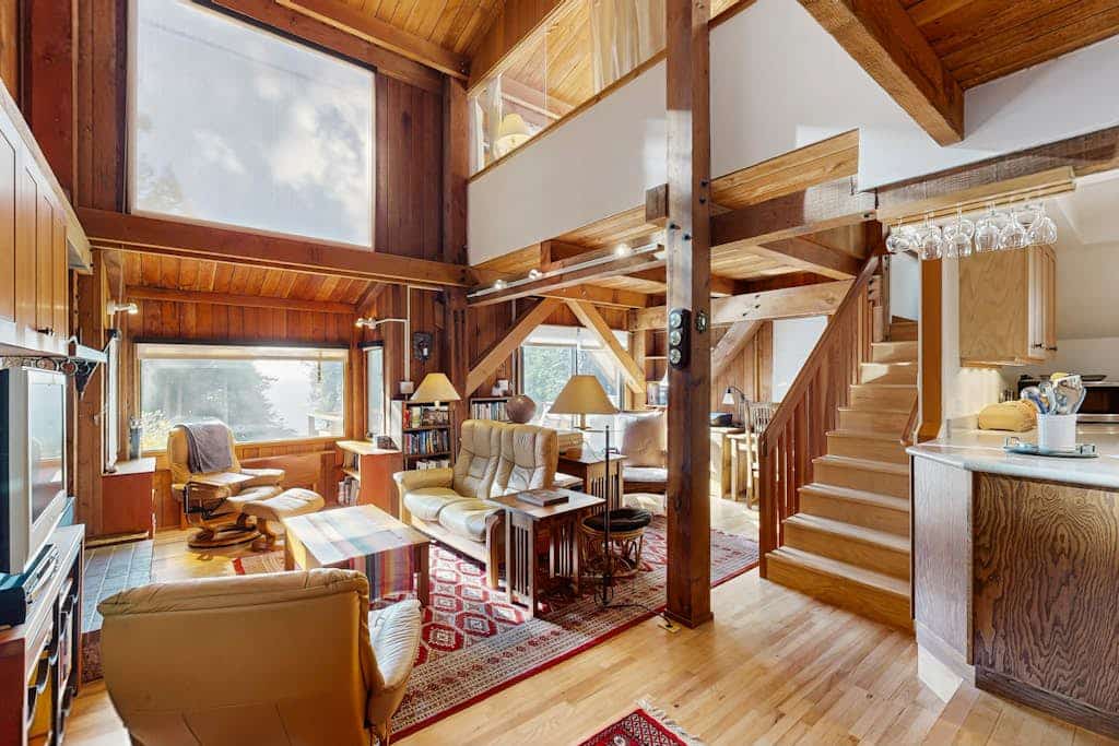 Blue water, fresh air, and the quiet rhythm of the coast greet you at this Sea Ranch home. Soak in the hot tub as the sun dips below the Pacific. Bring your pup -- dogs love the bluff trails here. Room for 8 in this 2-bedroom home. Just a 6-minute walk to Black Point trails. The Sonoma Coast's best-kept secret is waiting for you. At low tide, the rock shelves reveal a hidden world of anemones, crabs, and starfish.