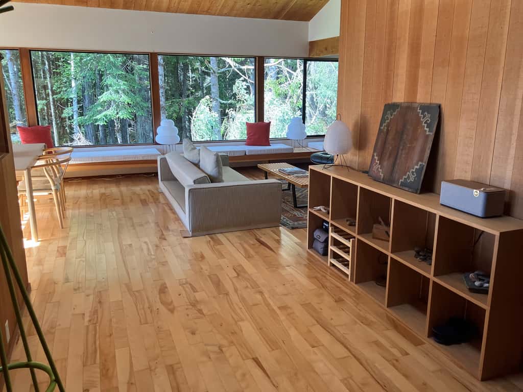 Madrone Meadow - Ocean view timber home with hot tub near beach