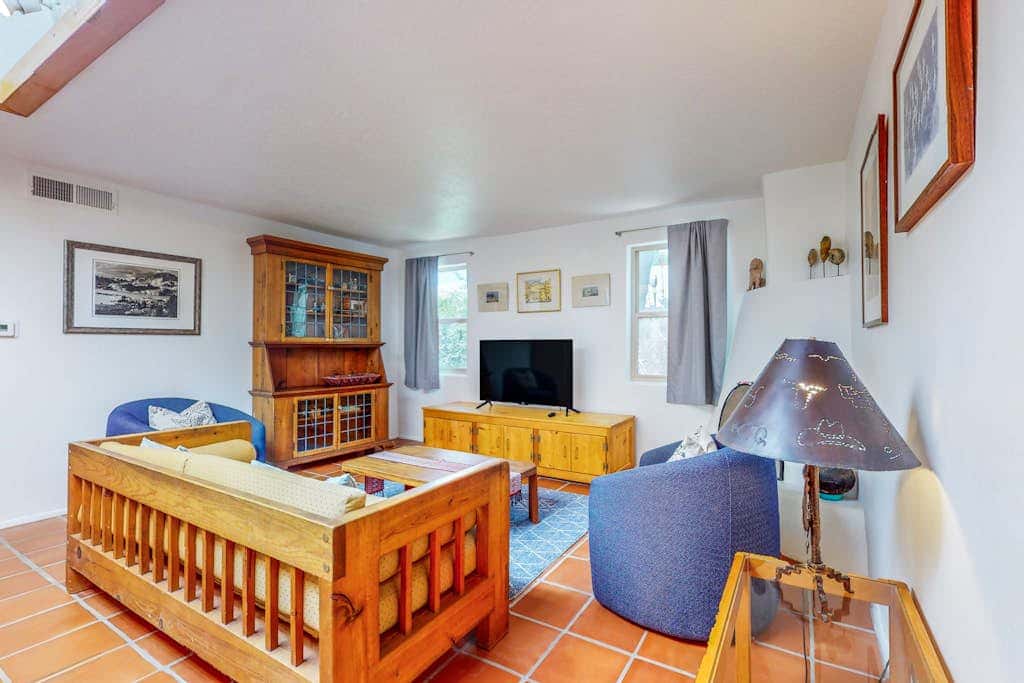 Casa Oeste - Walk to Plaza, Shaded Patio, Dog OK