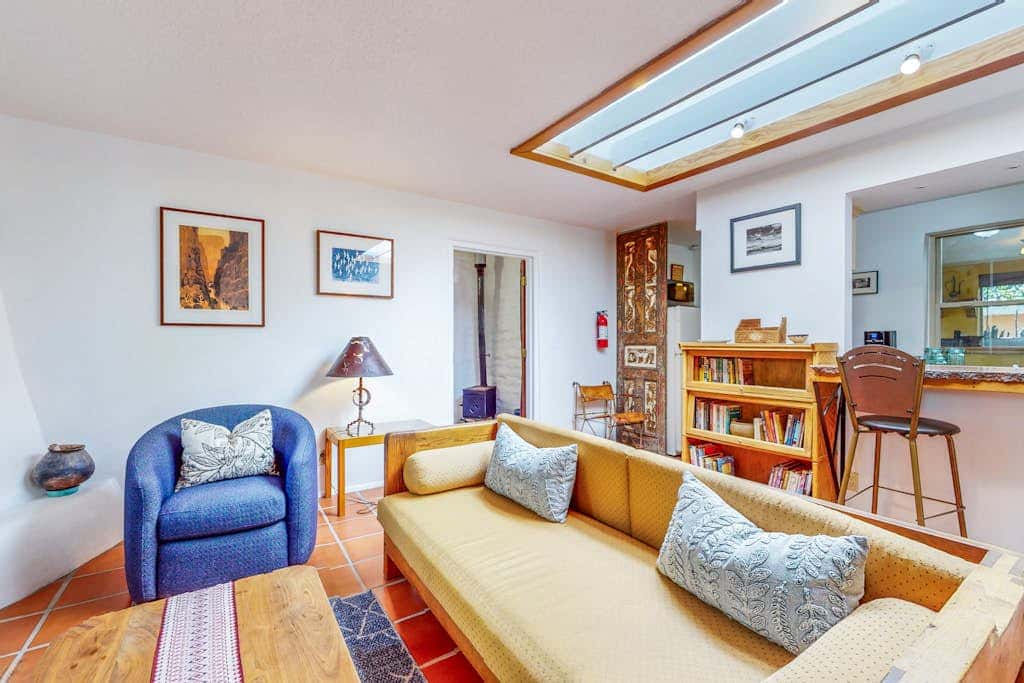 Casa Oeste - Walk to Plaza, Shaded Patio, Dog OK