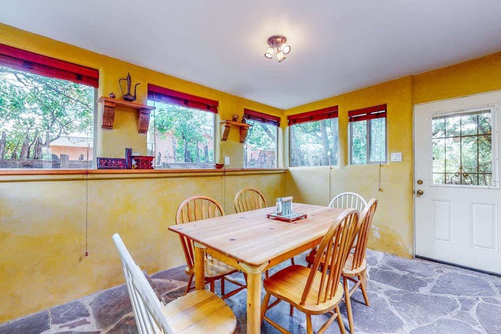 Casa Oeste - Walk to Plaza, Shaded Patio, Dog OK