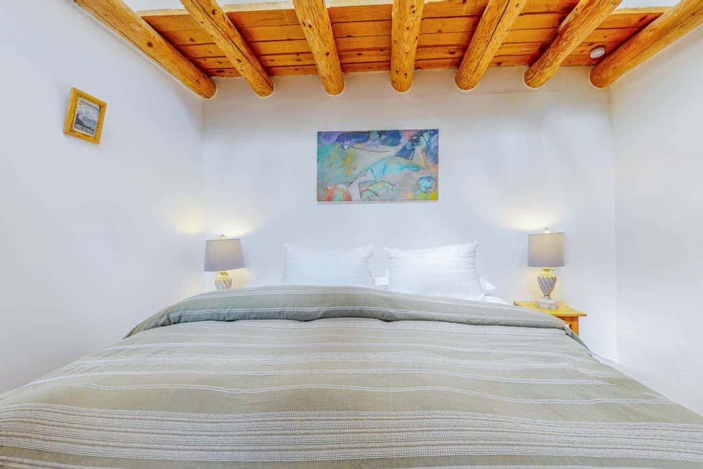Casa Oeste - Walk to Plaza, Shaded Patio, Dog OK