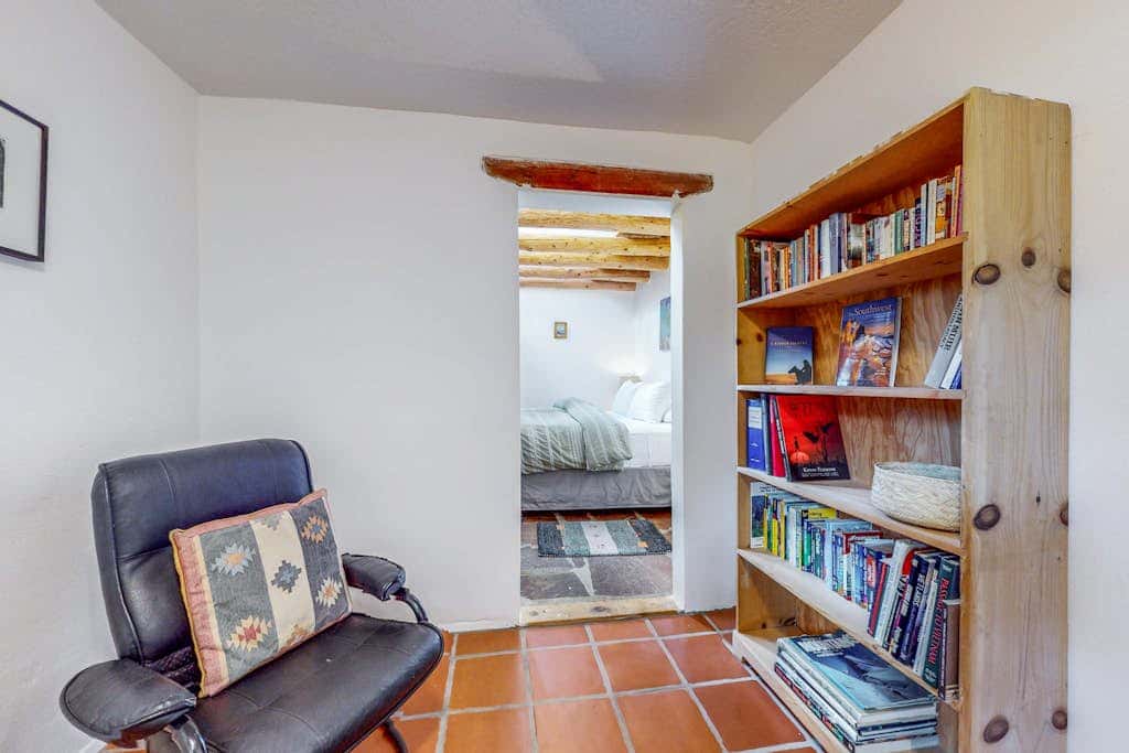 Casa Oeste - Walk to Plaza, Shaded Patio, Dog OK