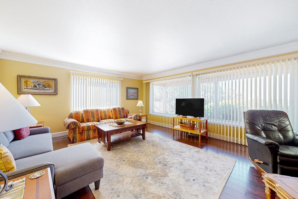 Rosario House - Mountain Views, 30 Night Stays