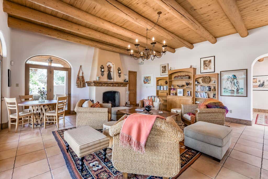 Taos Mountain House - Views, Hot Tub, Pet Friendly