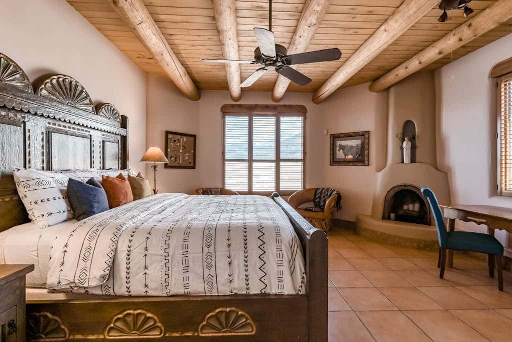 Taos Mountain House - Views, Hot Tub, Pet Friendly
