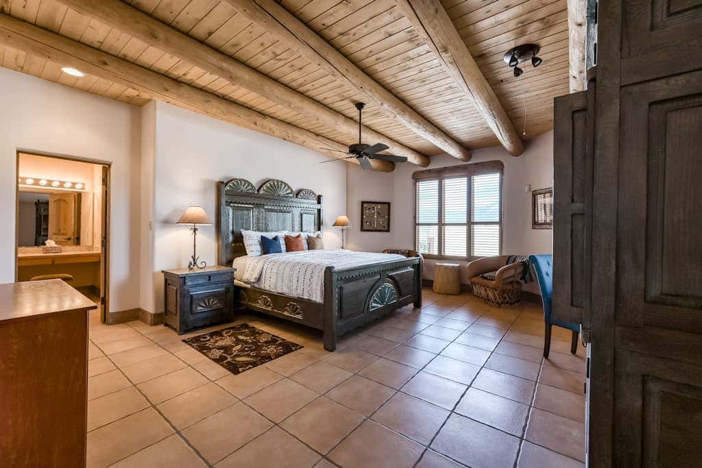 Taos Mountain House - Views, Hot Tub, Pet Friendly