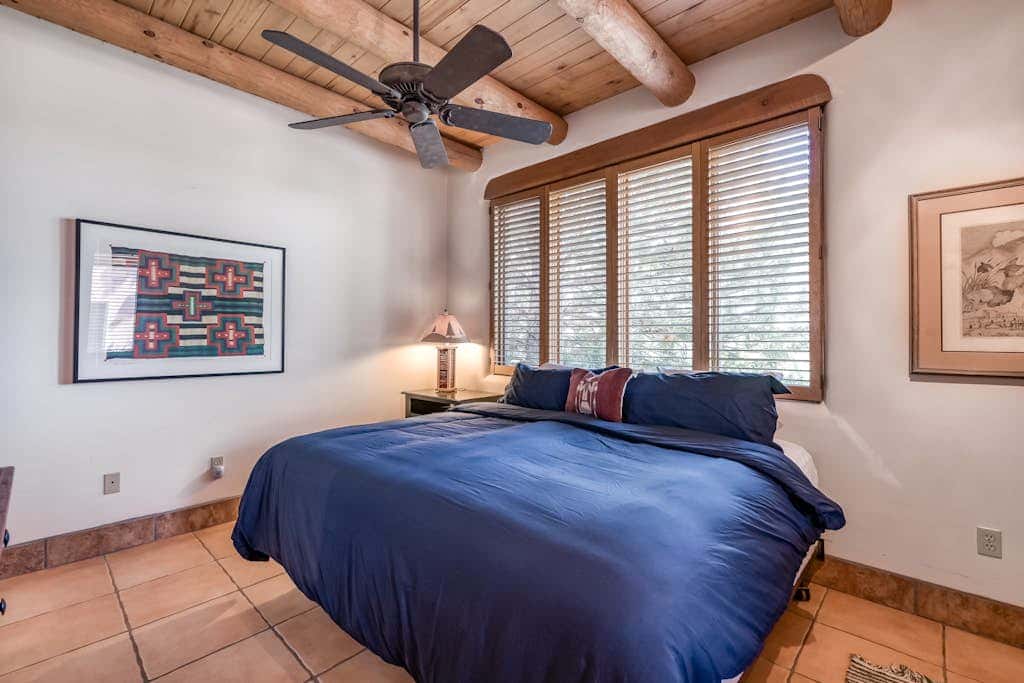 Taos Mountain House - Views, Hot Tub, Pet Friendly