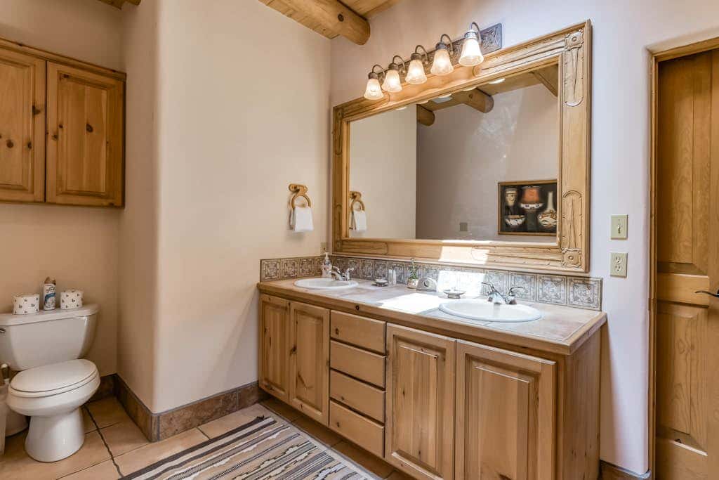 Taos Mountain House - Views, Hot Tub, Pet Friendly