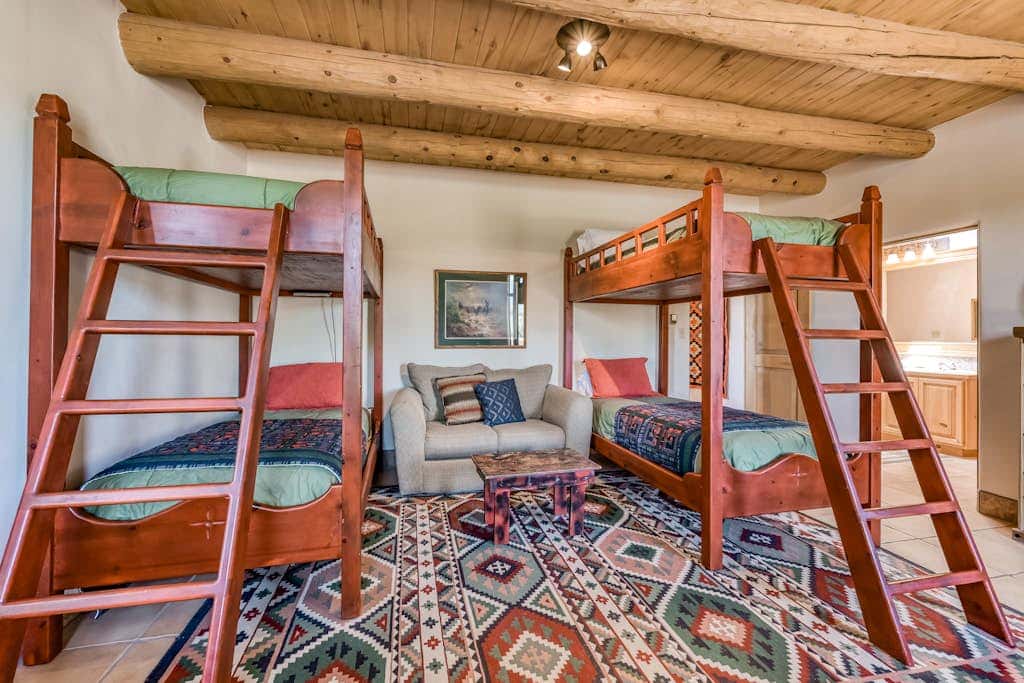 Taos Mountain House - Views, Hot Tub, Pet Friendly