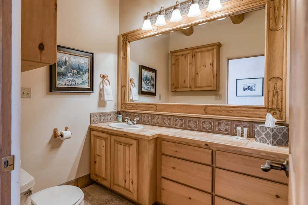 Taos Mountain House - Views, Hot Tub, Pet Friendly