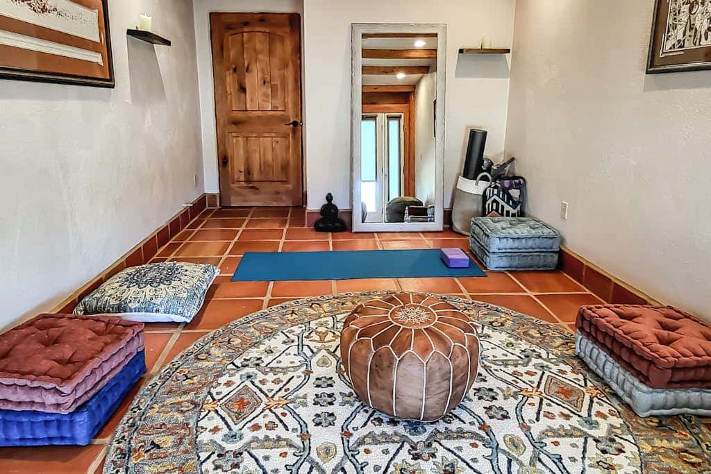Taos Mountain House - Views, Hot Tub, Pet Friendly