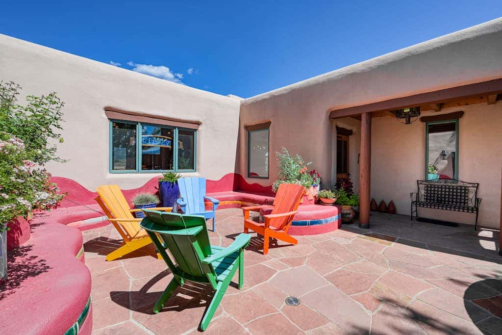 Taos Mountain House - Views, Hot Tub, Pet Friendly